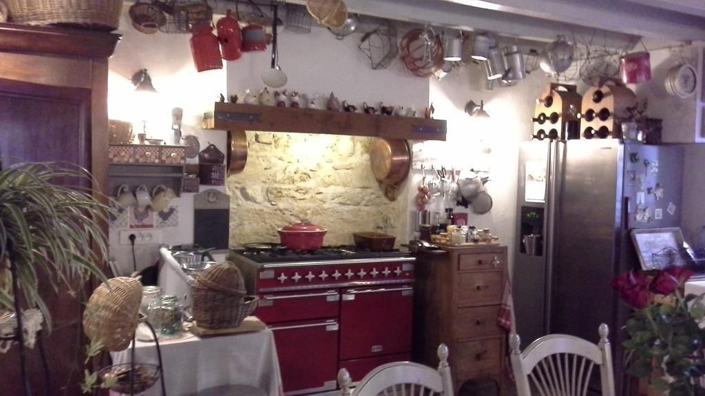La Roulotte De Lola - Chambre D'Hotes La Celle  Экстерьер фото