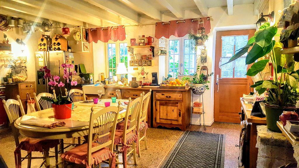 La Roulotte De Lola - Chambre D'Hotes La Celle  Экстерьер фото
